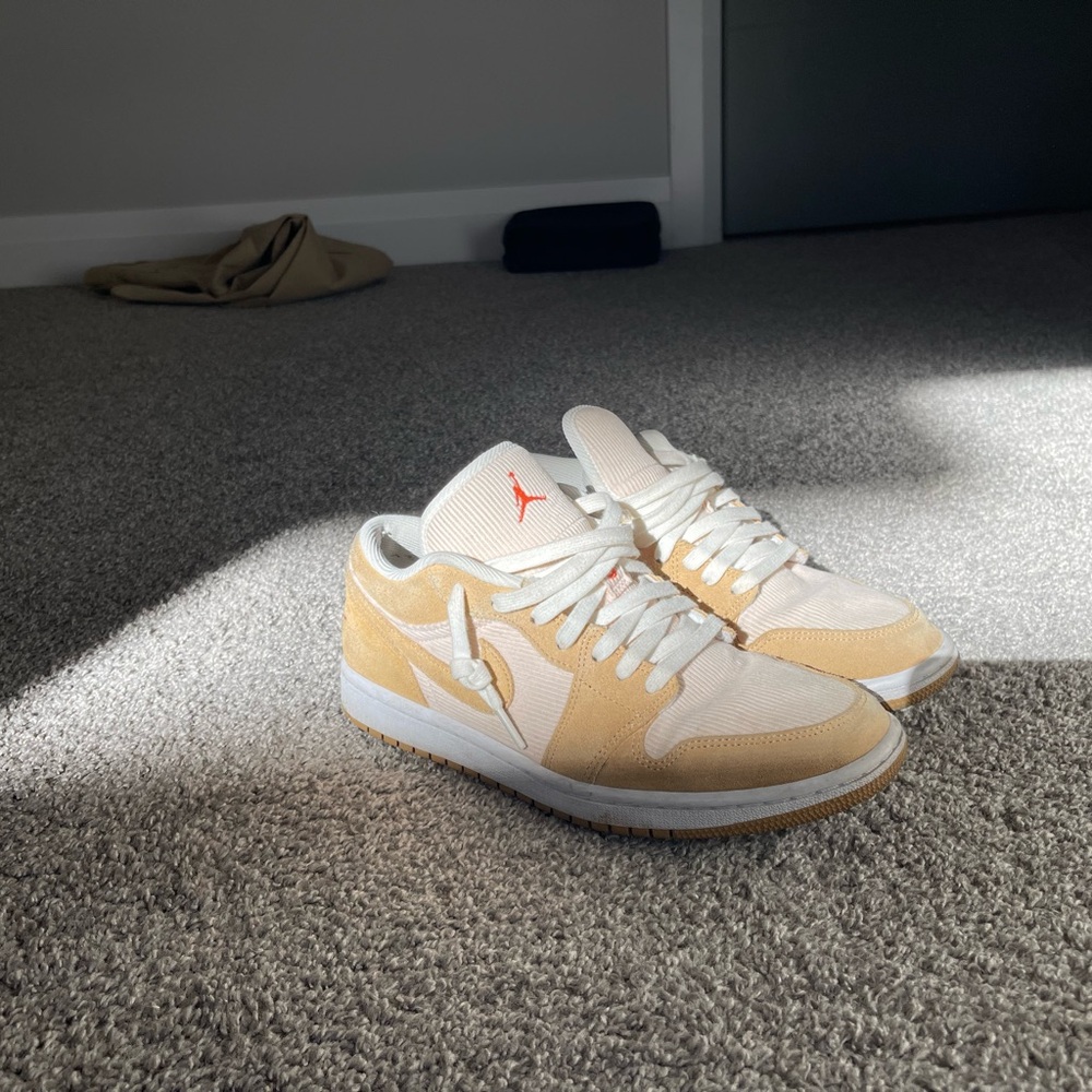 Jordan woman’s sneaker